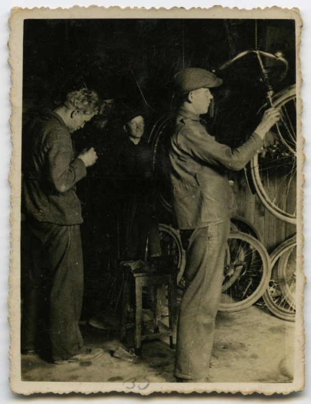 14-warsztat-rowerowy-rodziny-kosowskich-25-04-1935-r-913