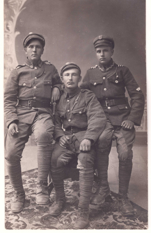 Radomianie z 25 Pułku Piechoty – 1920 r., pierwszy od prawej Ludwik Kołodziejski