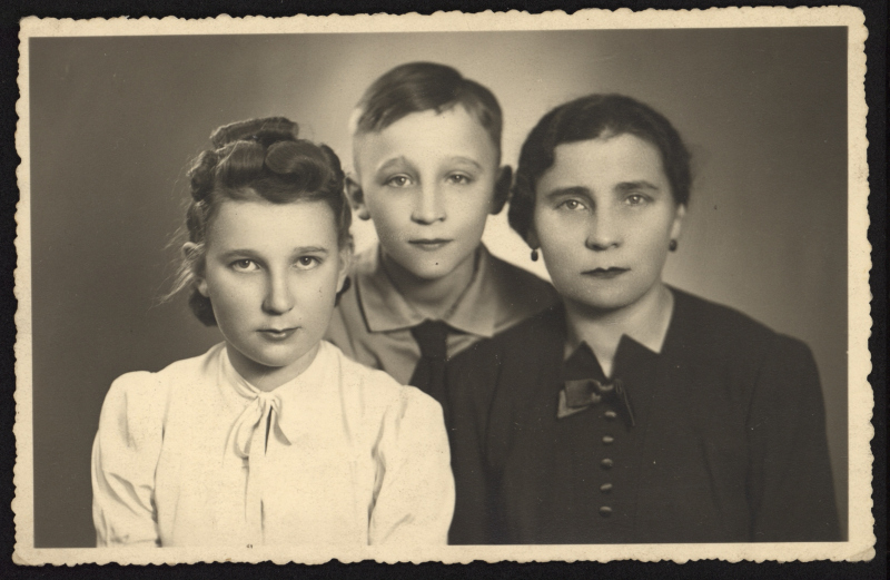 9 Joanna Kiąca z bratem Jarosławem i matką Łucją